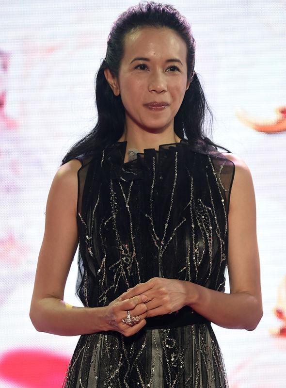 《我们来了》刘嘉玲变霸道总裁 赵雅芝优雅十足_娱乐_腾讯网