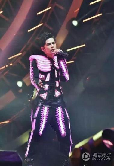 粉丝表白周董:见过最美的海就是你的“粉海”_娱乐_腾讯网