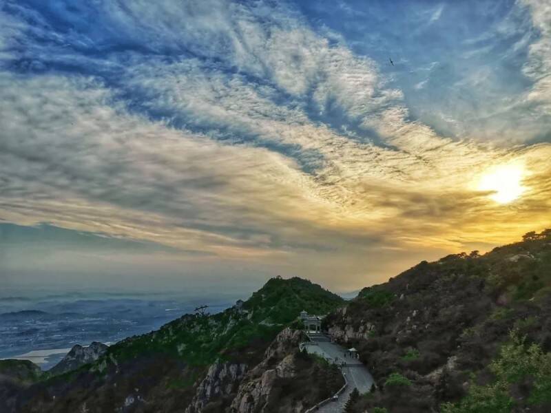 晚霞灿然旖旎 邀您到泰山感受“盛夏晚晴天”