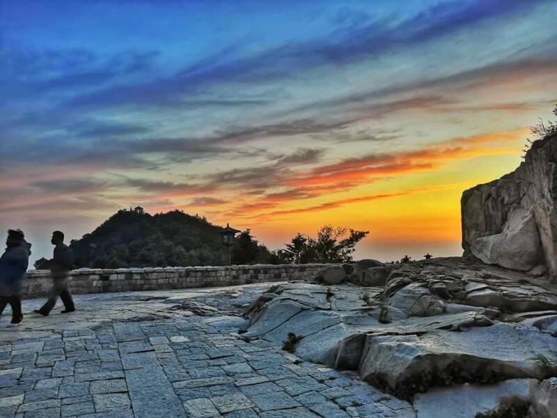 晚霞灿然旖旎 邀您到泰山感受“盛夏晚晴天”