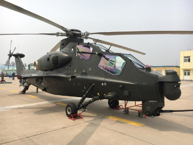 潘基文近距细品直10武装直升机