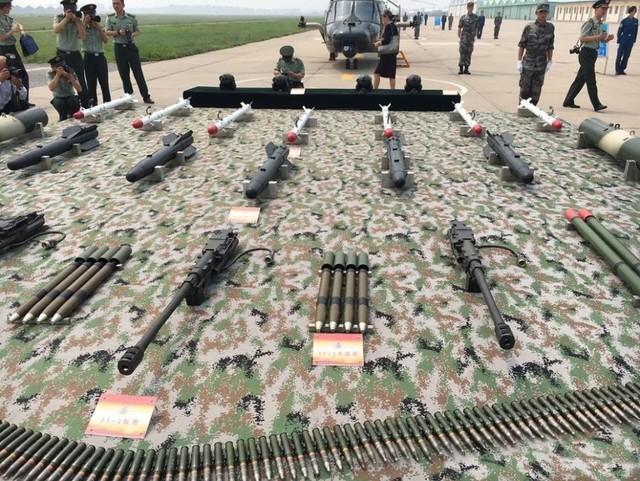 潘基文近距细品直10武装直升机