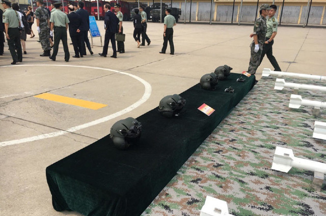 潘基文近距细品直10武装直升机