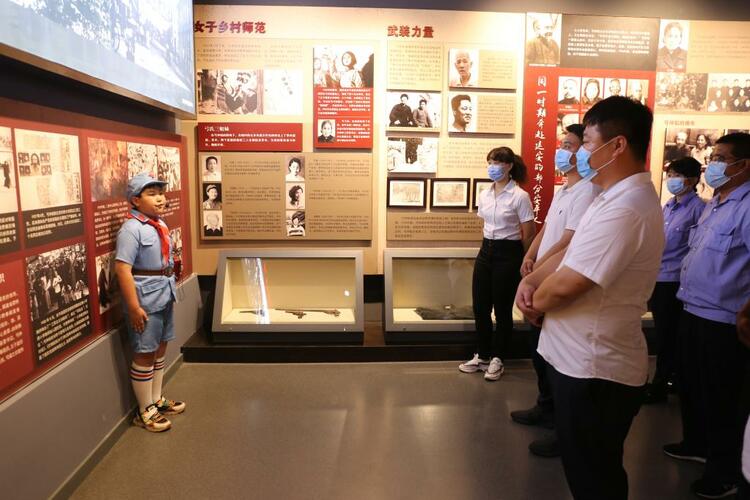 党旗在基层一线高高飘扬丨河北安平：“小小讲解员”争做红色文化传承者