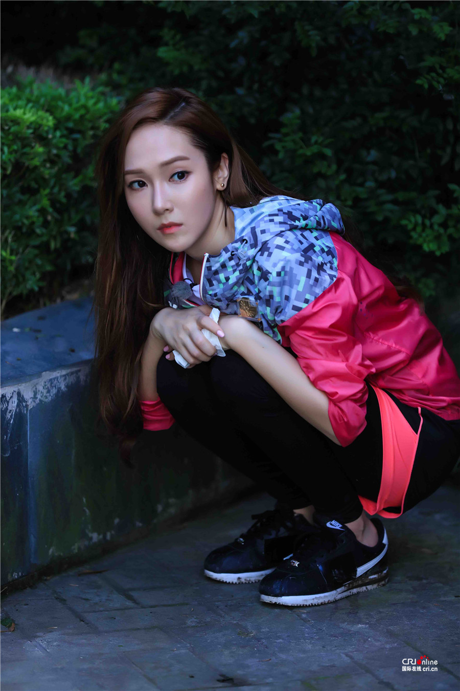 郑秀妍加盟《全员2》 大玩极限高空项目被猎人吓懵