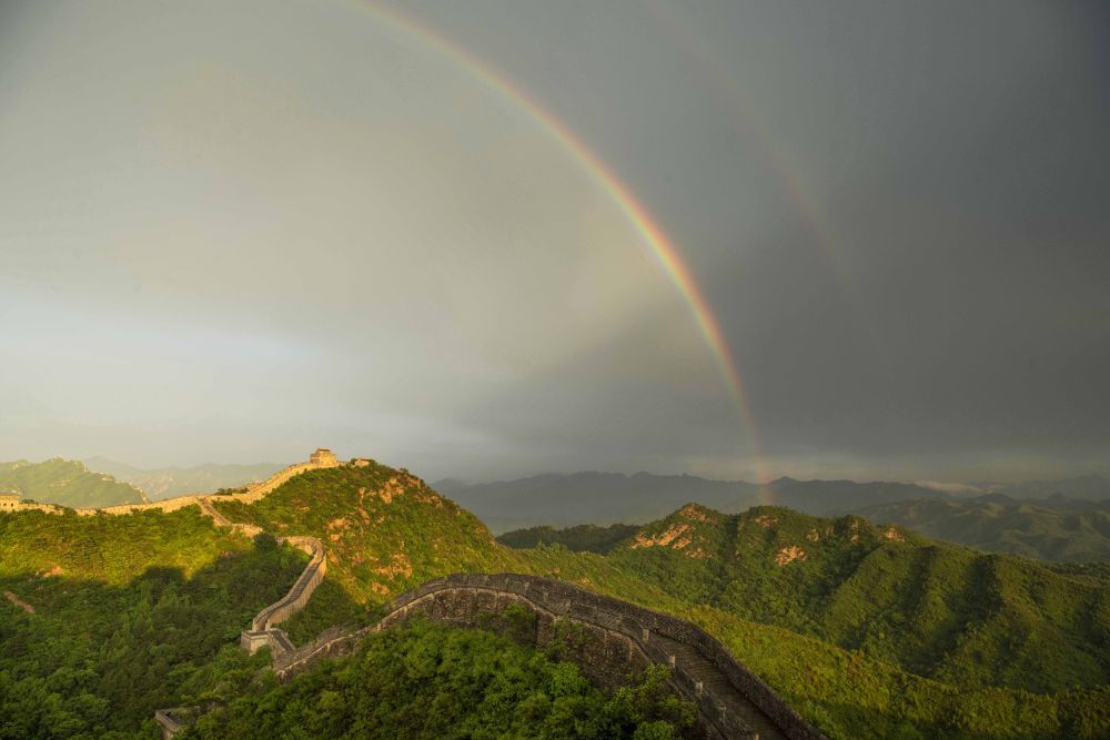 河北灤平：金山嶺長城雨後雙彩虹