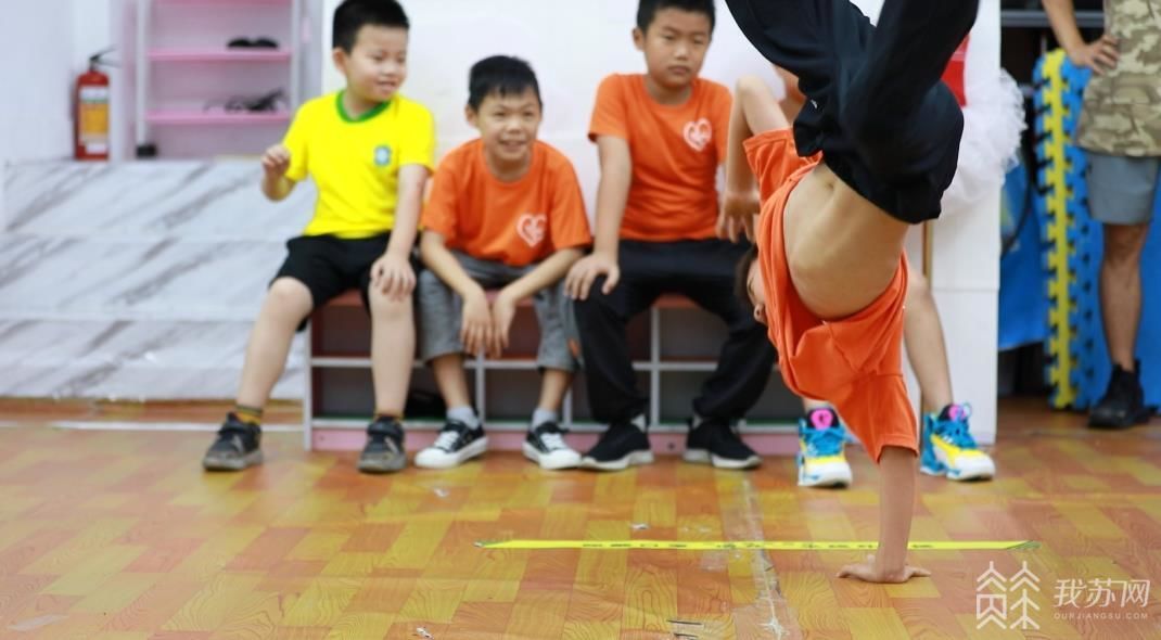 你好！我来自1997丨香港“90后”青年戴杅栩：用街舞点亮留守儿童心灯