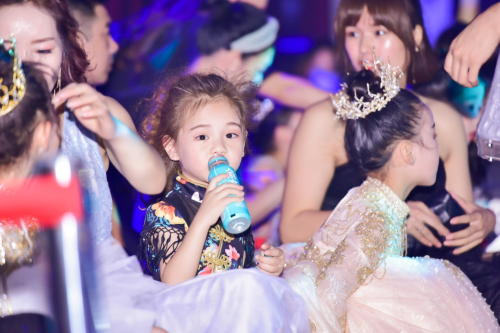 俞文清燕窝水助力2019IKMC国际少儿模特大赛，演绎健康时尚魅力