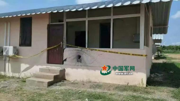 中国维和部队遇袭现场：墙破裂地留子弹