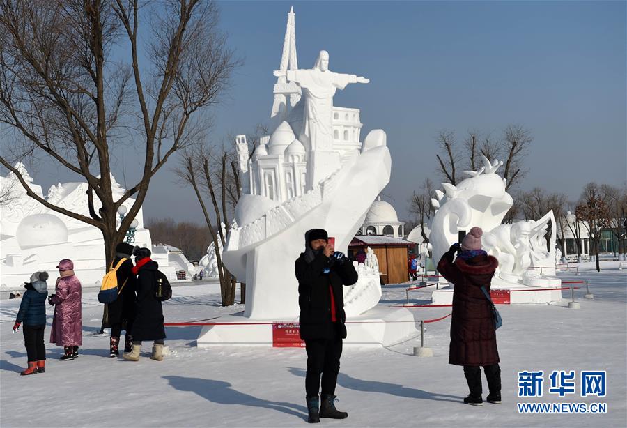 哈尔滨：赏雪乐冰逛“雪博”