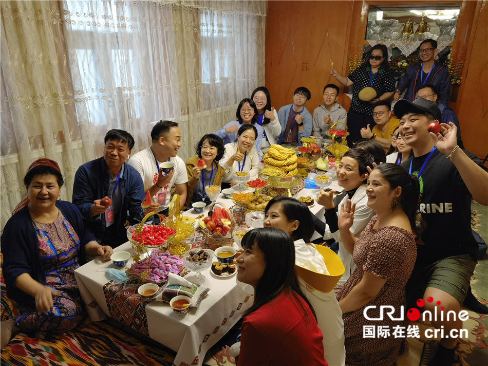 “魅力新疆——海峡两岸记者联合采访活动”实录二：“塞上江南”伊犁美_fororder___172.100.100.3_temp_2_1_2_1_1_2eec6945-58b6-44ee-b05d-69268d494a54