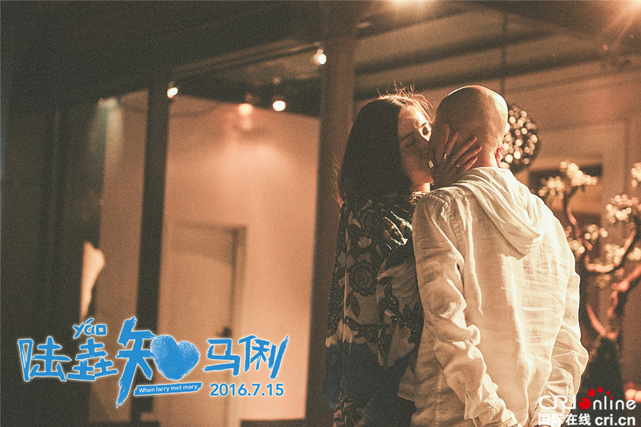 中,包贝尔宋佳"日久见人心"的长跑式爱情,与朱亚文焦俊艳"一见钟情"式