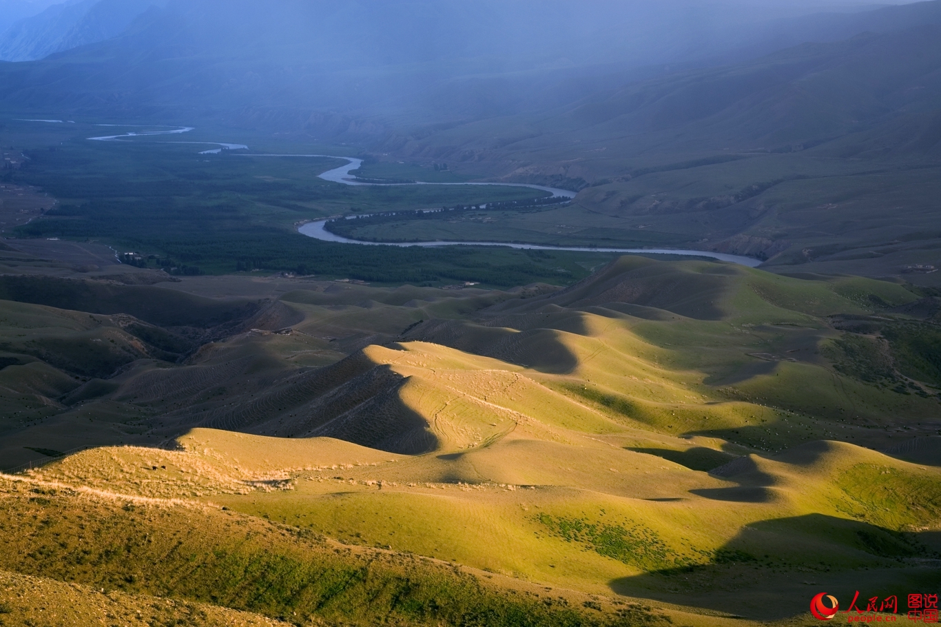 图说中国：邂逅美丽的新疆喀拉峻大草原