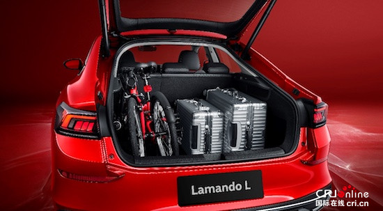 拉风轿跑 凌渡L颜值实力都火辣_fororder_image003