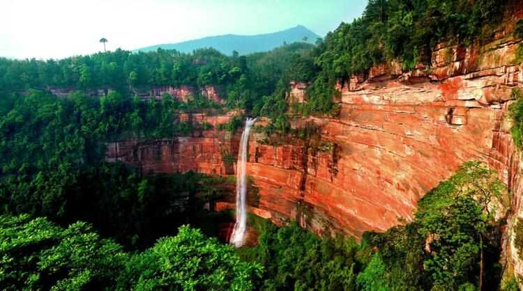 （中首）生態貴州丨丹霞、瀑布、桫欏、竹海 在赤水看億萬年的時光