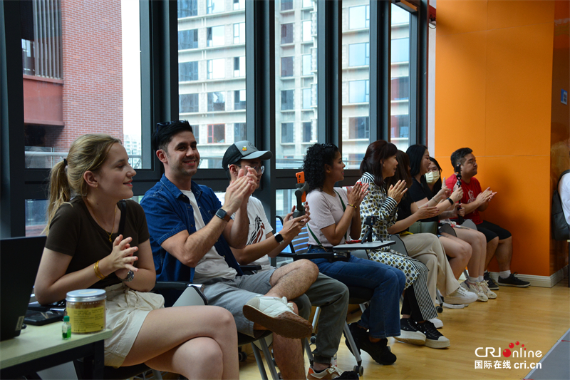 【图集】国际体验官走进丝路欢乐世界_fororder_图片54