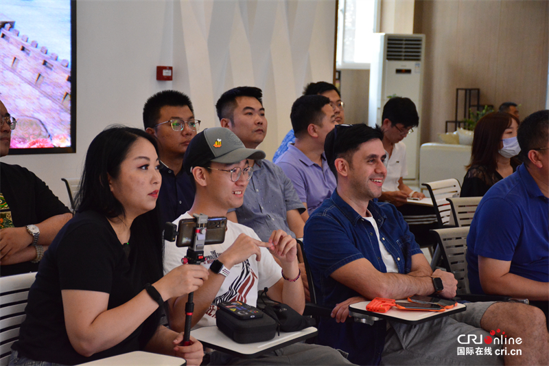 【图集】国际体验官走进丝路欢乐世界_fororder_图片52