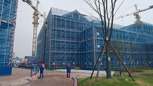 2022年宜宾市“安全生产月”建筑施工现场应急演练暨安全生产标准化建设观摩会举行_fororder_预防高坠演练现场-摄影-高学兵