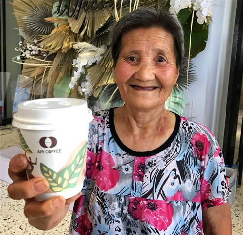 （已改 ）打造最美会客厅   “AIR COFFEE+” 西咸新区空港新城商务中心店开业