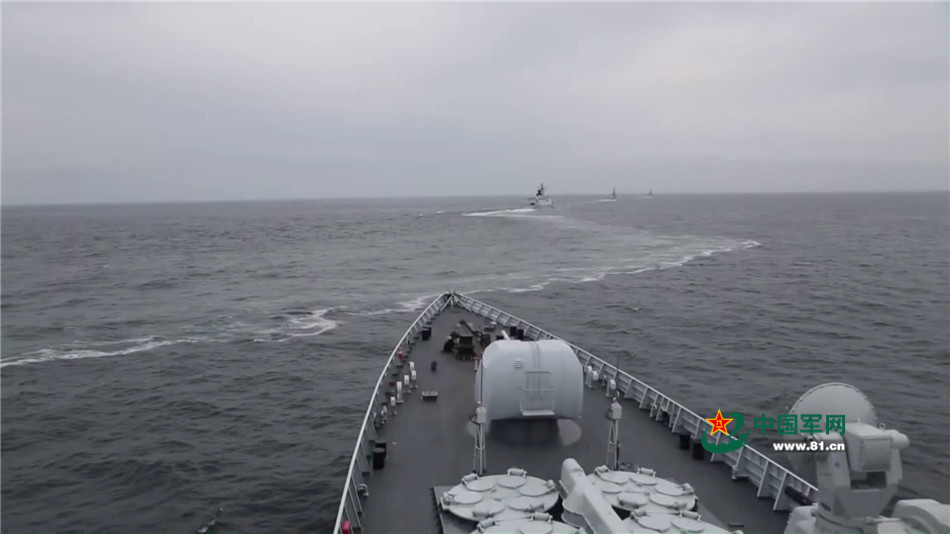 中国军网公布三大舰队南海演兵画面