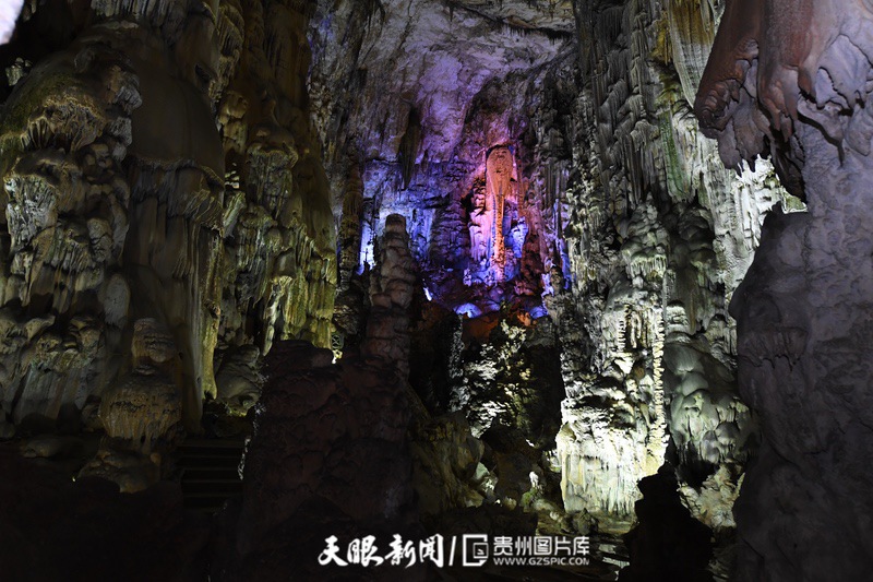 织金洞：极具科普价值的世界地质公园