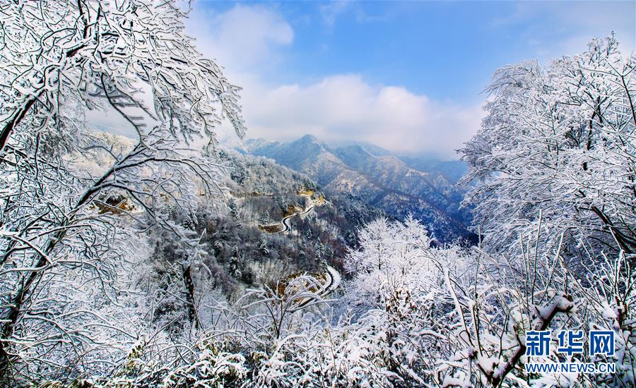 雪後初霽紫柏山