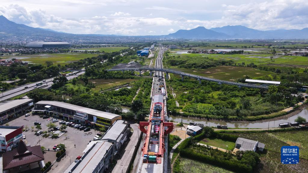 在歷史發展關鍵當口引領前進方向——記習近平主席出席金磚國家領導人第十四次會晤系列活動