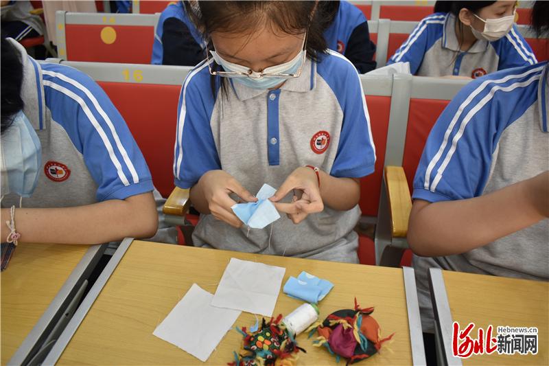 河北邢臺:縫沙包體驗手工樂趣