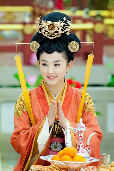 赵丽颖出道以来所有古装剧造型盘点 10年惊艳蜕变(图)