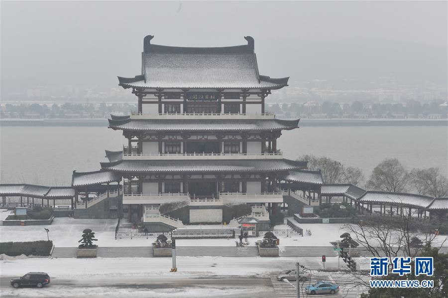 長沙：大雪“壓” 城