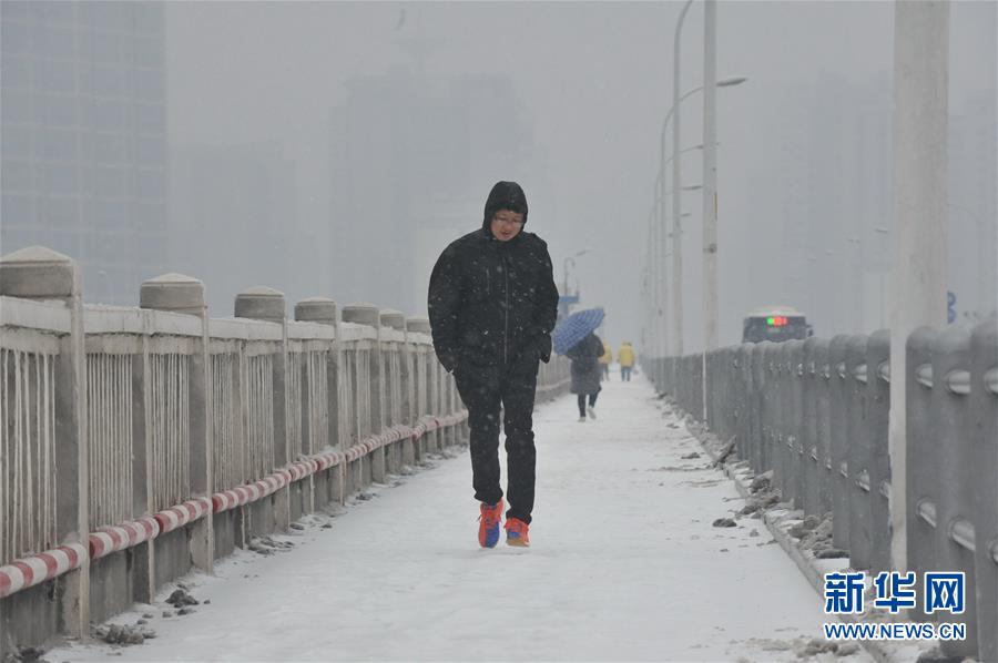 長沙：大雪“壓” 城