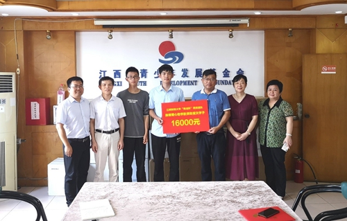 江西财大：写在防汛大堤上的“青春故事”