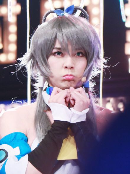 汪东城客串《半妖倾城》 二次元男神再当爹