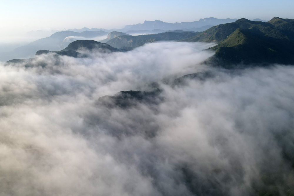 河北邢臺：雲海奔涌太行美