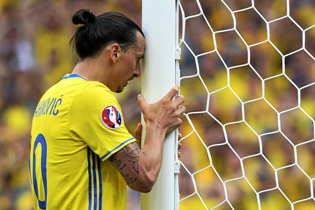 回顾欧洲杯经典瞬间:大圣戏女儿 C罗"戴帽"