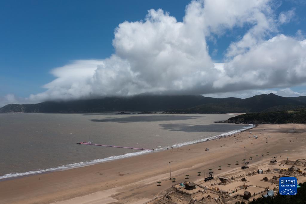 “碧海金沙”开启夏日旅游季 游客数量稳步回升