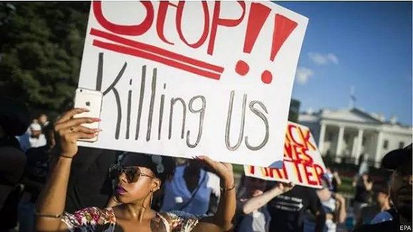 抗議美國警察槍殺黑人 加拿大歌手怒改國歌