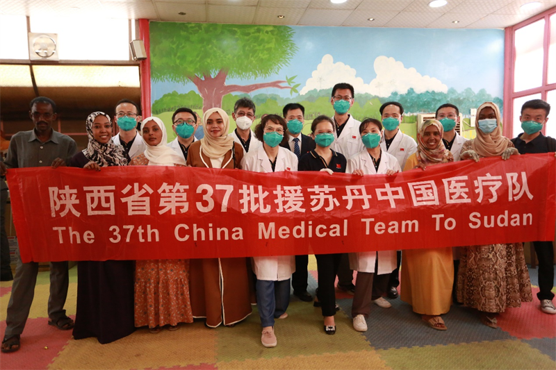 陕西省第37批援苏丹中国医疗队在喀土穆迈古玛孤儿院举行爱心捐赠及义诊活动_fororder_图片8