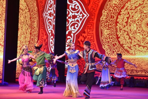 到人民中去 北京市文联文化交流活动走进新疆和田