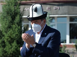 吉爾吉斯斯坦為新冠逝者舉行全國哀悼