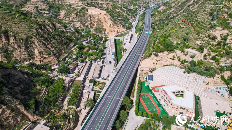 看中国·千家万户的事 陕西绥德郝家桥村：“红色山村”处处好光景