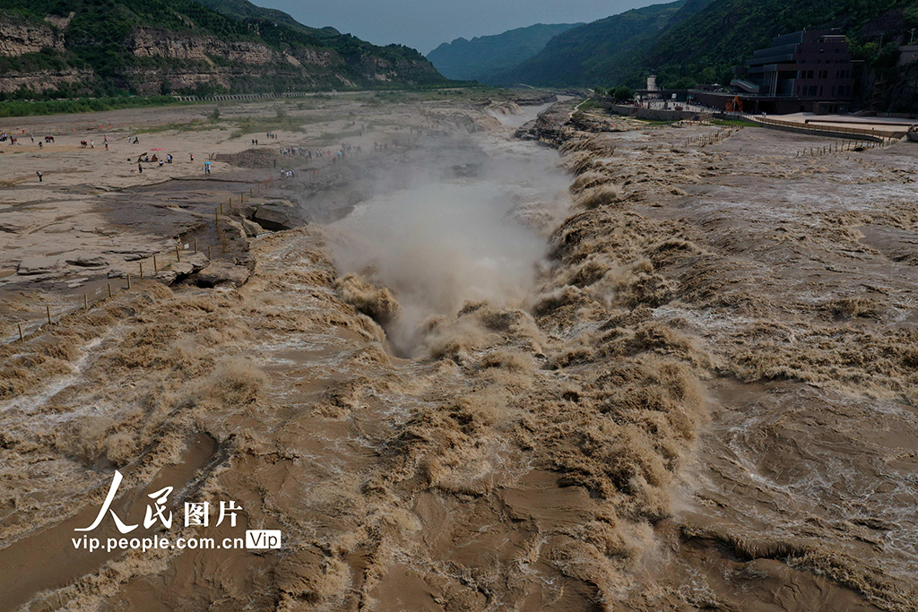山西吉县：黄河壶口瀑布迎来汛期