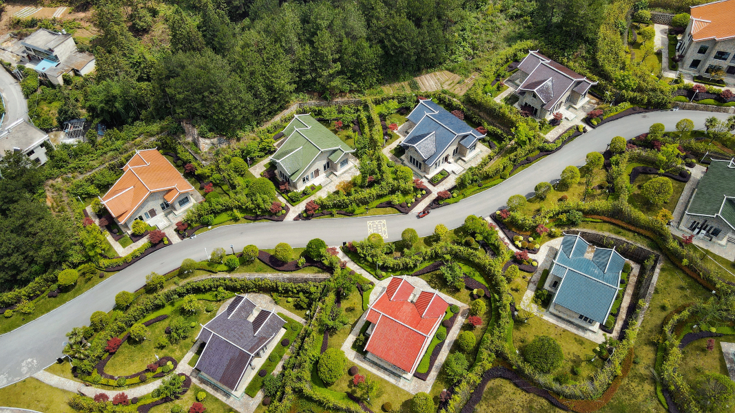 黔南龙里油画大草原：高山草甸游牧风情