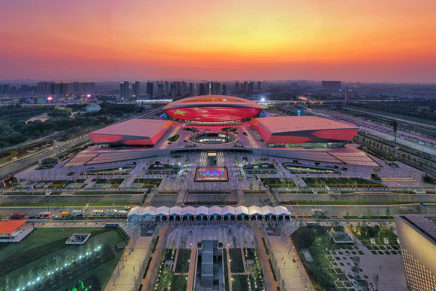 Ten Years: The Transformation of Zhengzhou