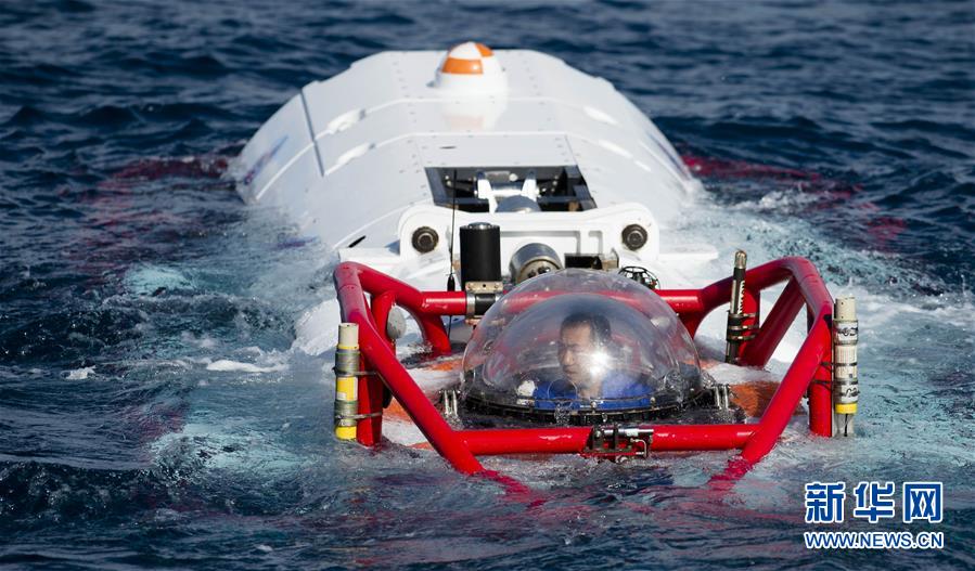 参加“环太平洋-2016”演习的长岛船成功组织援潜救生演习（组图）