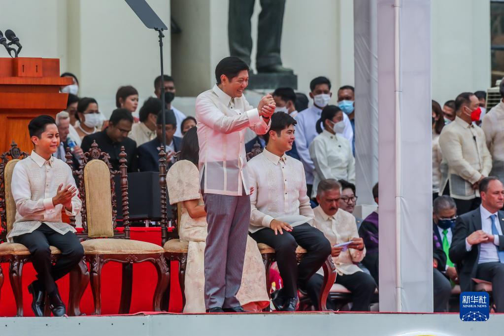 菲律宾新总统马科斯宣誓就职