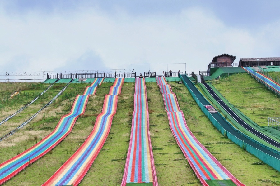 黔南龙里油画大草原：高山草甸游牧风情