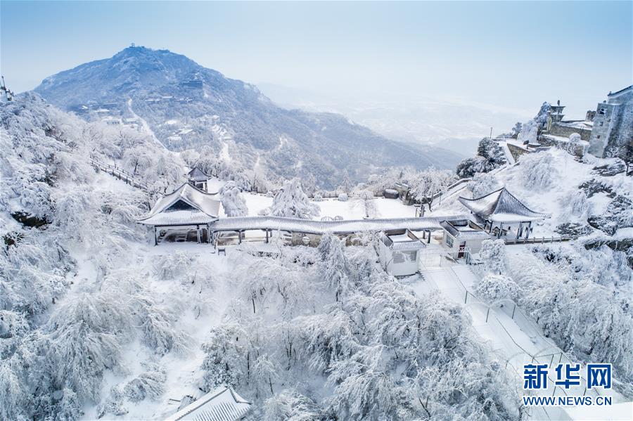 湖北武漢：雪後初霽木蘭山