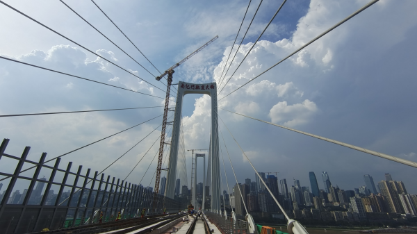 【原创】重庆地铁10号线二期南滨路至鲤鱼池段实现“轨通”_fororder_图片5(1)