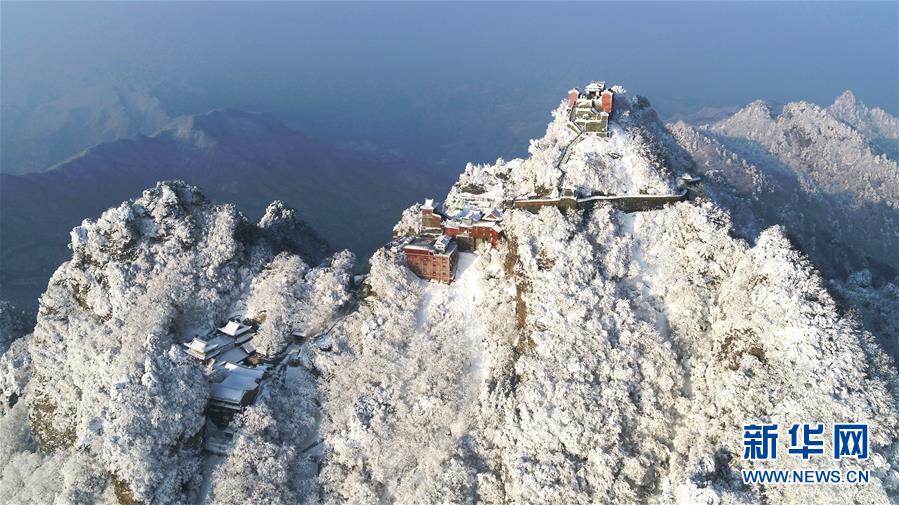 雪落武当